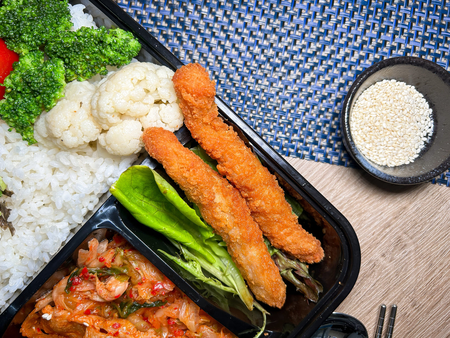 韓流泡菜豬腩肉珍珠飯配孜然雞條 | 便當飯盒到會